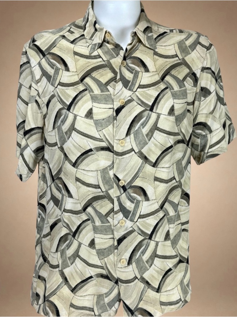 Liz Claiborne 100% Silk Shirt Men’s Large Abstract Geometric Short Sleeve Button